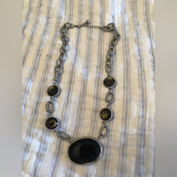 Assorted necklaces - Picture 5 of 16